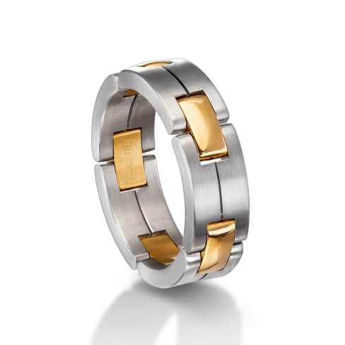 Man's world wedding rings in white and yellow gold